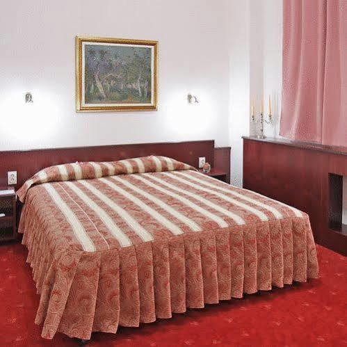 Palace Hotel Belgrade Extérieur photo
